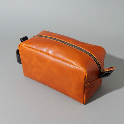 One-Off Classic Dopp Kit