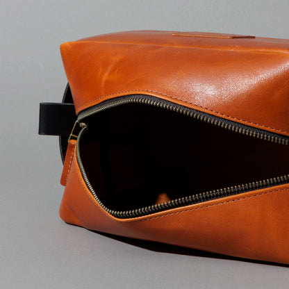 One-Off Classic Dopp Kit