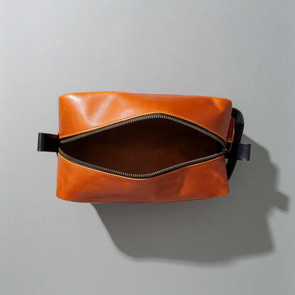 One-Off Classic Dopp Kit