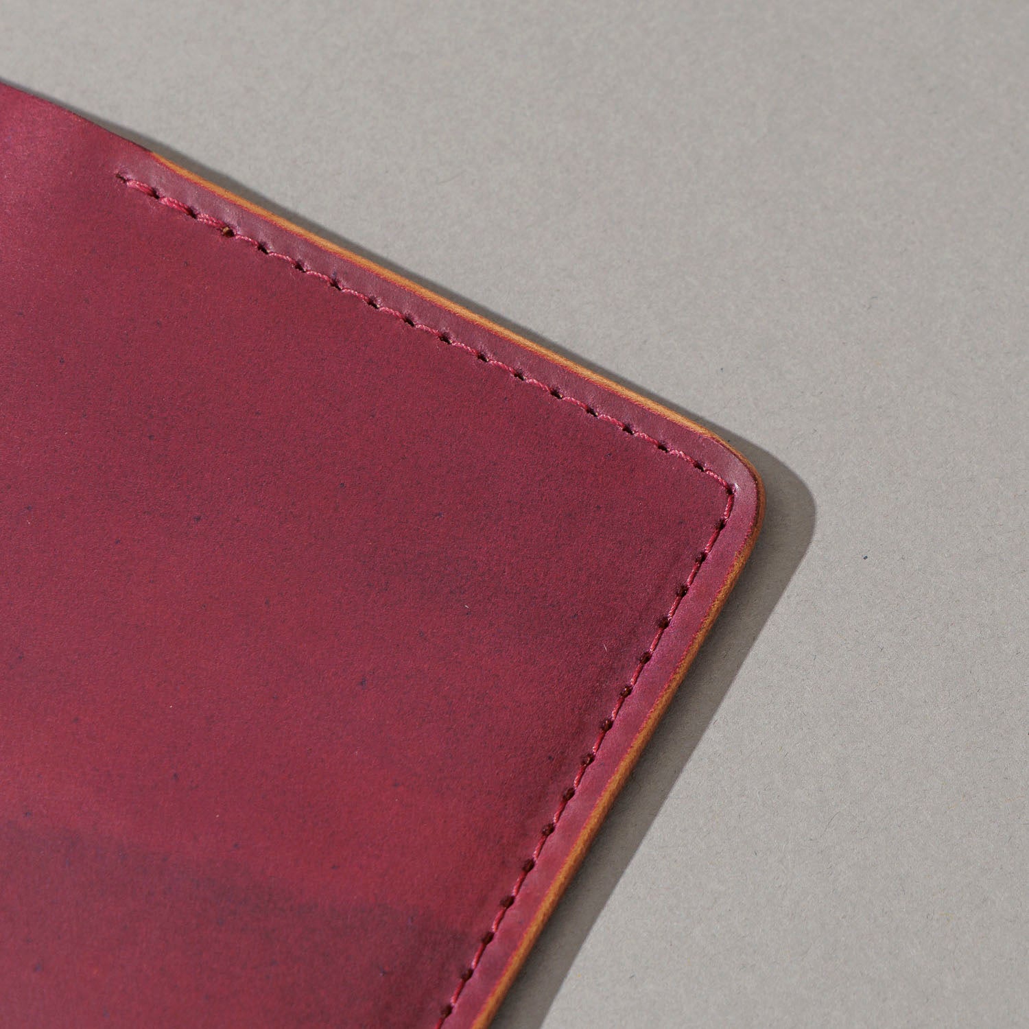 Vertical Bugs Moran (Marbled Violet / Raw Natural Shell) | Horween
