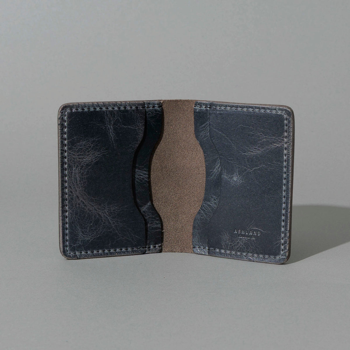 Bugs Moran in Slate Vintage, open, showing interior