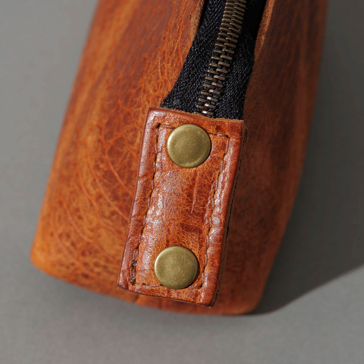 One-Off Prototype Pouch in Hammered Olive Tanned, close-up detail, shot 2
