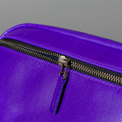 One-Off Sling Bag in Violet Latigo, close-up of the zipper