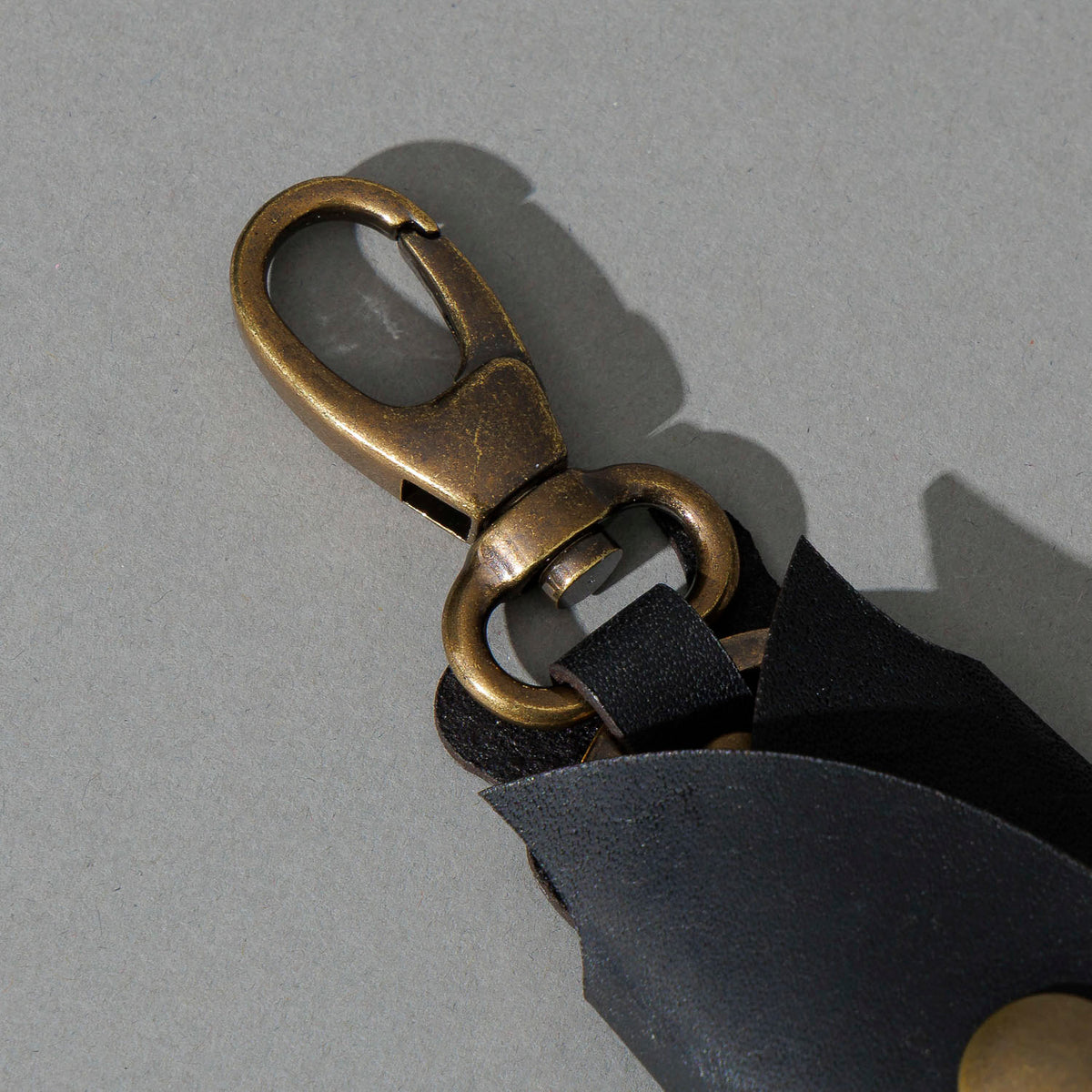 Bat Leather Key Case in Black Dublin, close-up detail