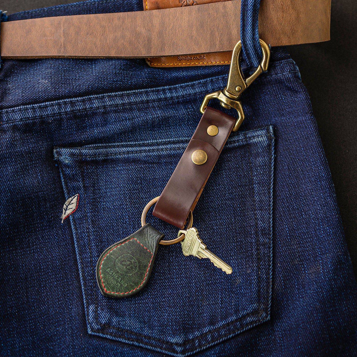 Full grain leather belt key holder / distressed leather belt hook clip –  DMleather